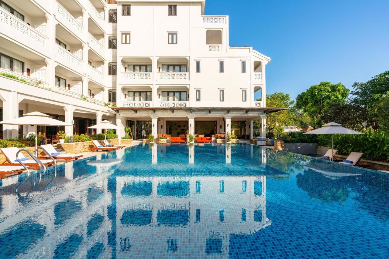 Rivertown Hoi An Resort & Spa Esterno foto The hotel's pool