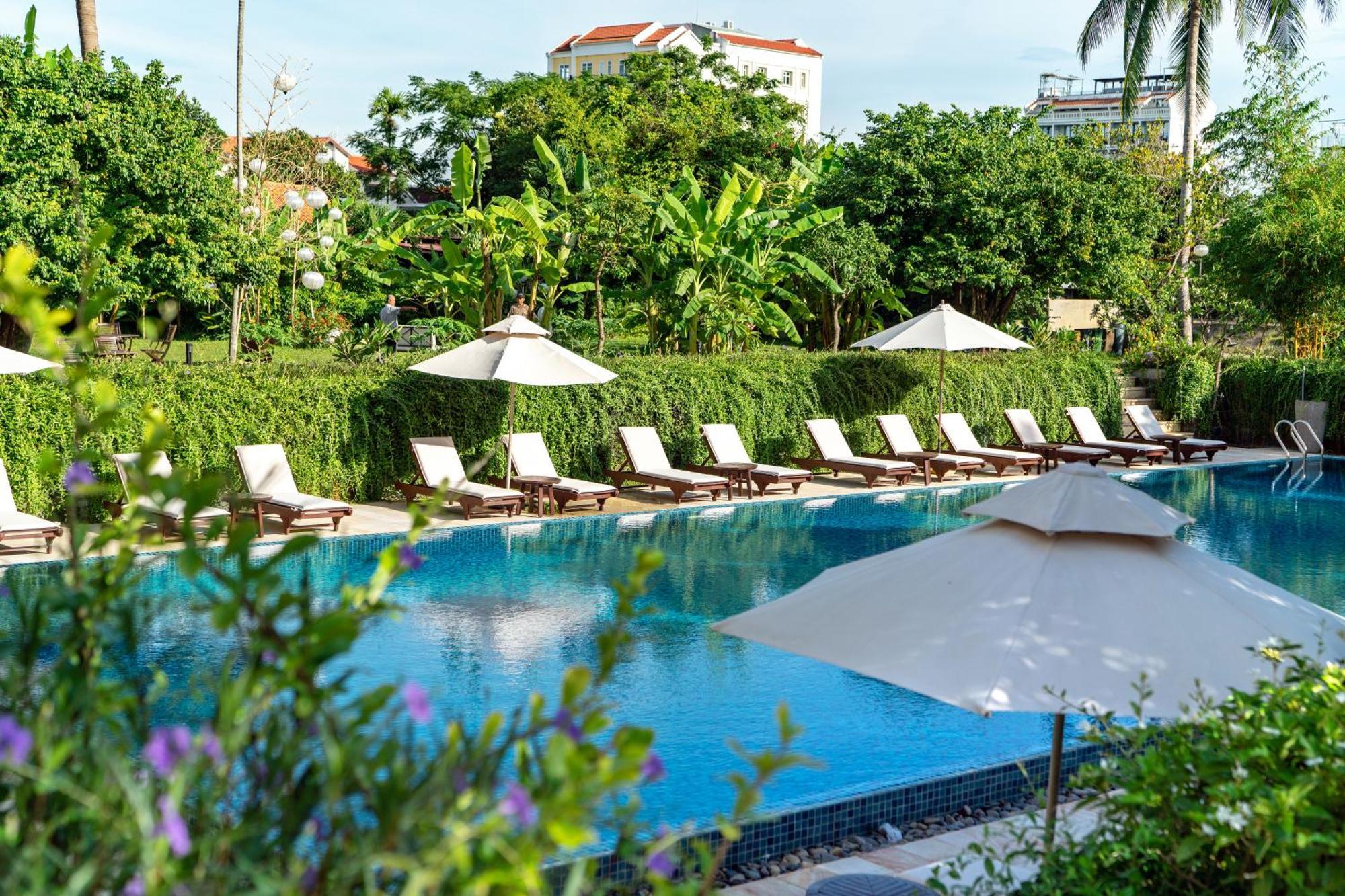 Rivertown Hoi An Resort & Spa Esterno foto The pool at the hotel