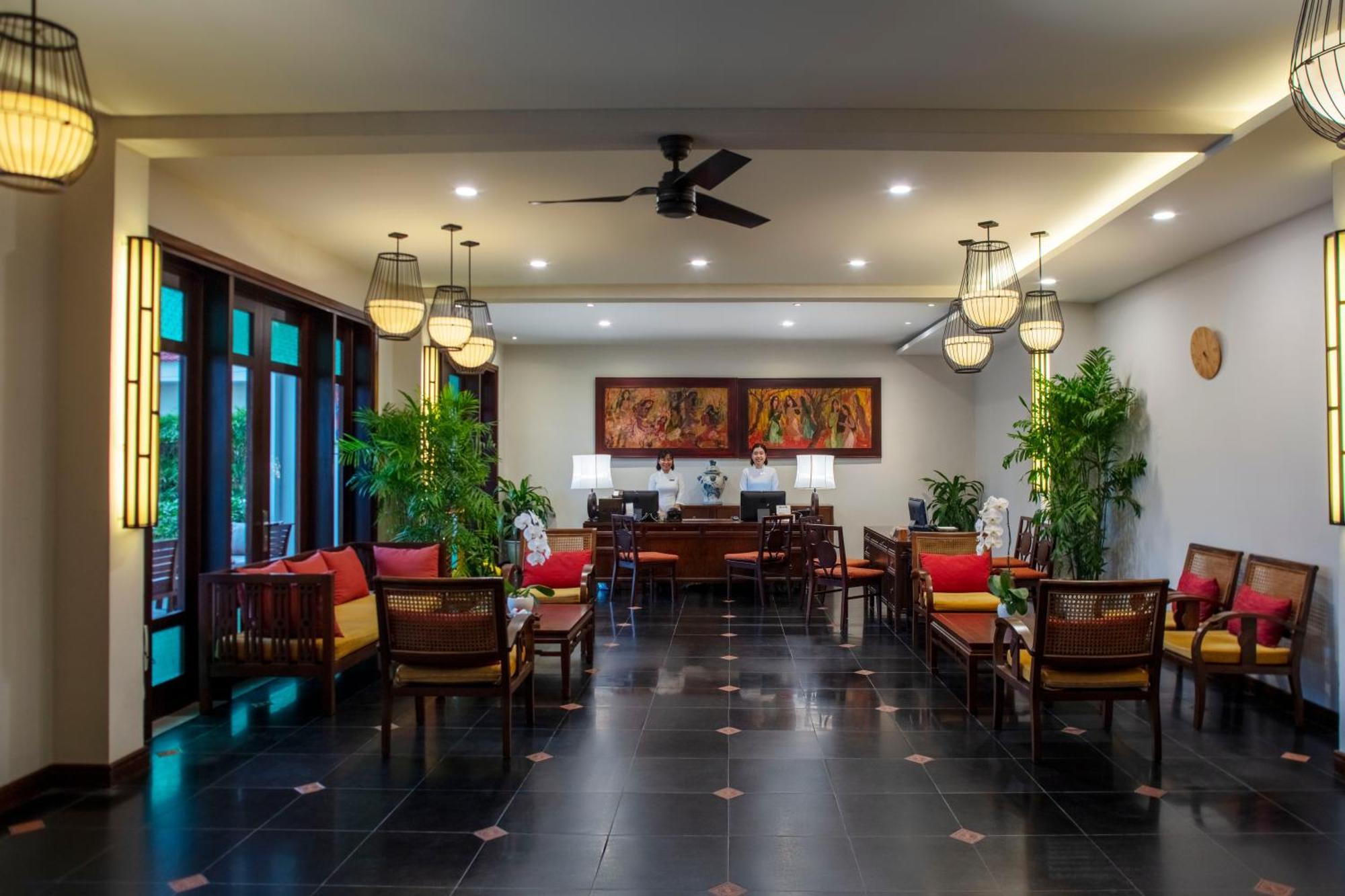 Rivertown Hoi An Resort & Spa Esterno foto The lobby of the hotel