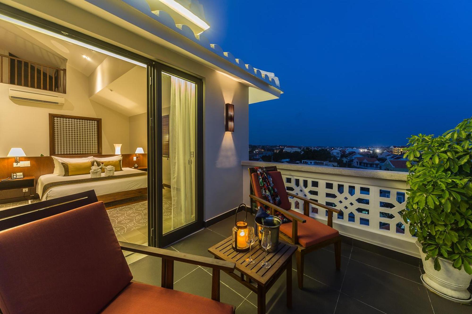 Rivertown Hoi An Resort & Spa Esterno foto A suite at the hotel